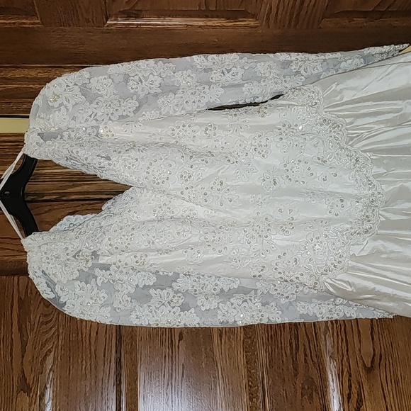 Vtg Stunning Victorian silk  Wedding gown sold as is - Picture 3 of 12